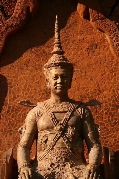 Скульптура - Ват Пном, Пномпень, Камбоджа — стоковое фото