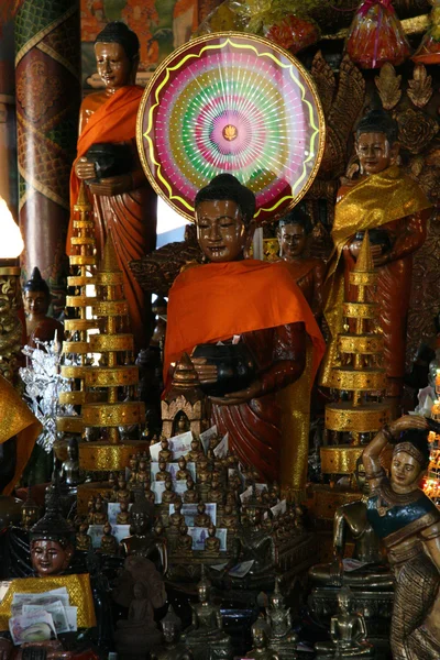 雕塑-扫管笏金边，金边柬埔寨 — 图库照片