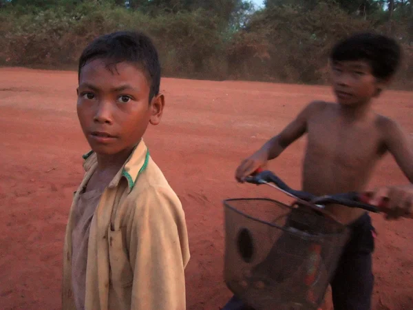 Chlapče - siem reap, Kambodža — Stock fotografie