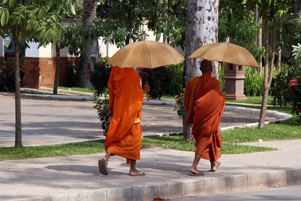 Boeddhistische monniken - siem reap, Cambodja — Stockfoto