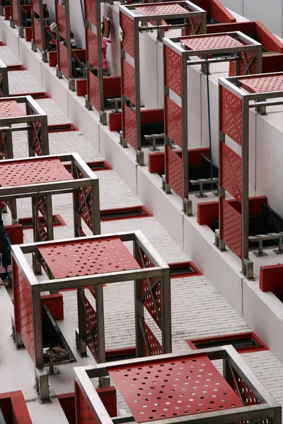 Czerwone balkony - Singapur — Zdjęcie stockowe