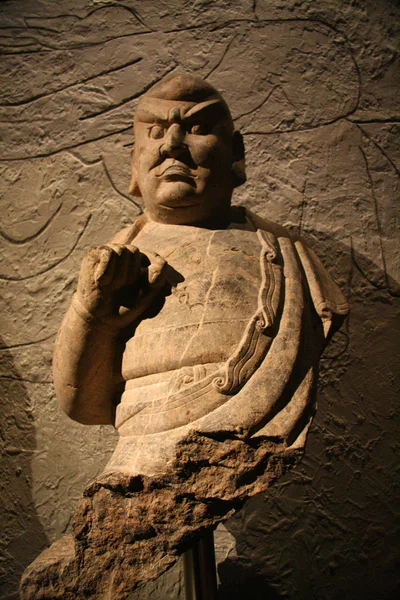 Gamla carving skulptur - asian civilisation museum — Stockfoto
