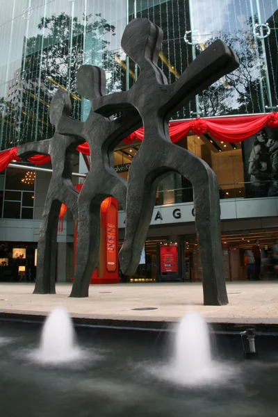 Staty i fontän - orchard road, singapore — Stockfoto