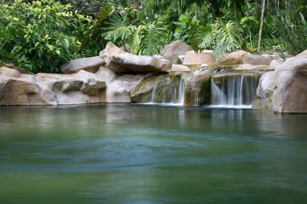 Водопад - Ботанические сады, Сингапур — стоковое фото