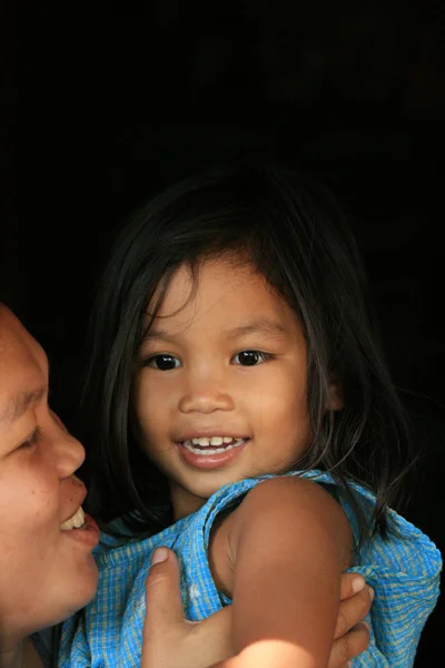 Aranyos lány - Puerto Princesa, Palawan, Fülöp-szigetek — Stock Fotó