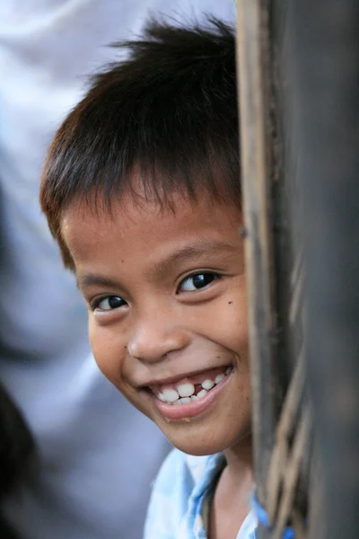 Menino filipino jovem — Fotografia de Stock