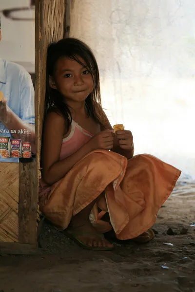 Симпатичная девочка - Пуэрто-Рико, Палаван, Филиппины — стоковое фото