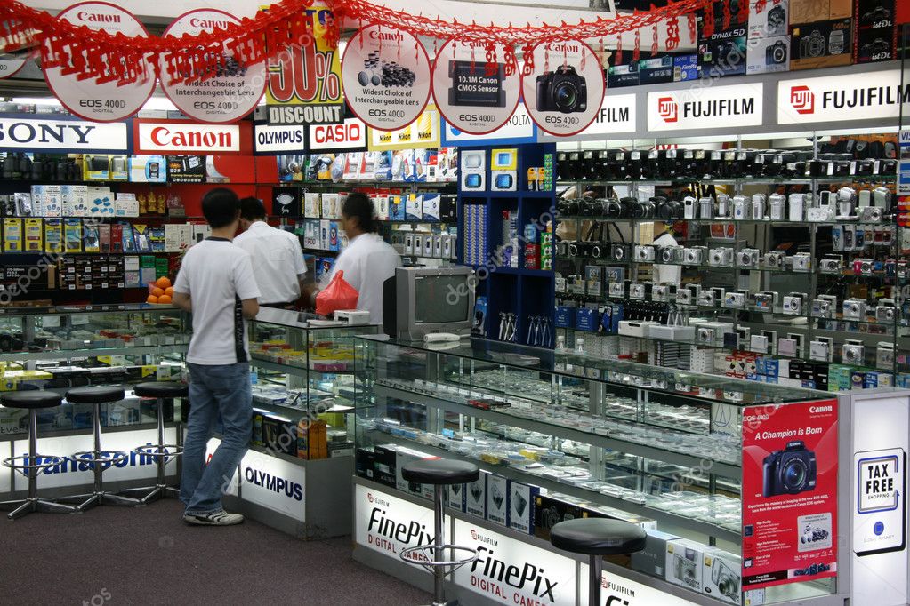 Electronics Shop - Road, Singapore – Stock Editorial Photo © imagex #11567761