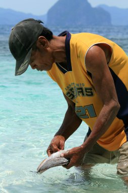 Yerel balıkçı - el nido, Filipinler