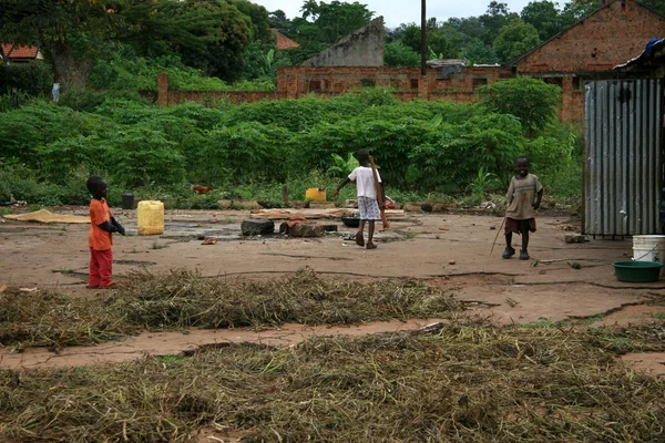 Τα παιδιά παίζοντας - Ουγκάντα, Αφρική — Φωτογραφία Αρχείου