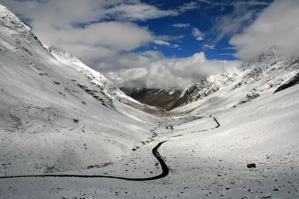 A Manali hegységen át Leh-be, Indiába. — Stock Fotó