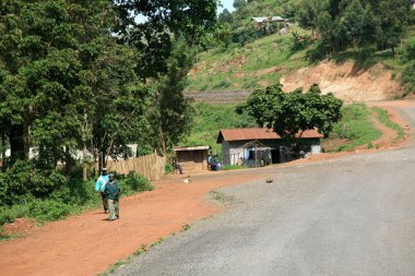 kisoro - uganda, Afrika üzerinden yol leading sarma