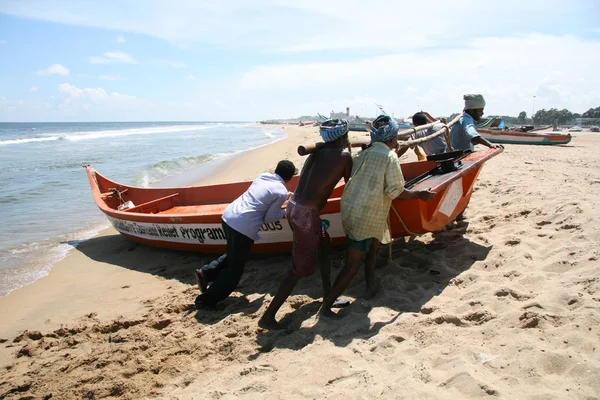 Дерев'яні човни - пляжем Маріна, Ченнаї, Індія — стокове фото