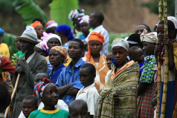 Dr Kongo - 2: a Nov: Flyktingar cross från Kongo till Uganda i — Stockfoto