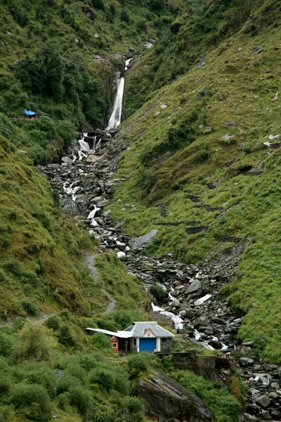 Bhagsu wodospad, Indie — Zdjęcie stockowe