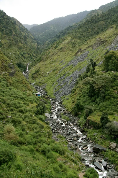 Bhagsu 瀑布印度 — 图库照片