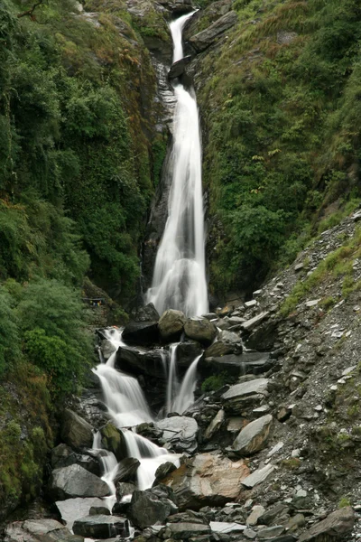 Bhagsu vattenfall, Indien — Stockfoto