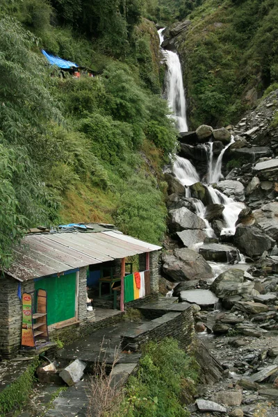 Cachoeira de Bhagsu, Índia — Fotografia de Stock