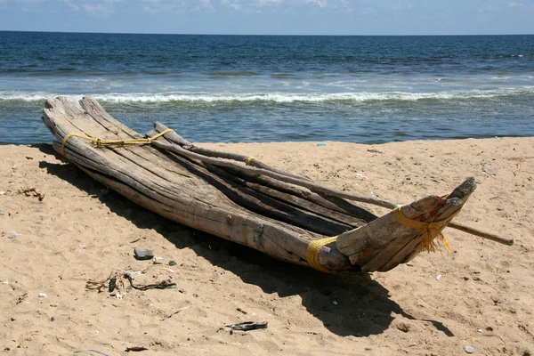 Barca di legno Marina Beach, Chennai, India — Foto Stock