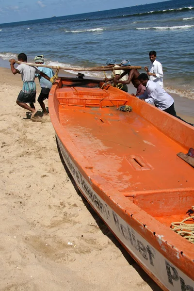 木製ボート - マリーナビーチ, チェンナイ, インド — ストック写真