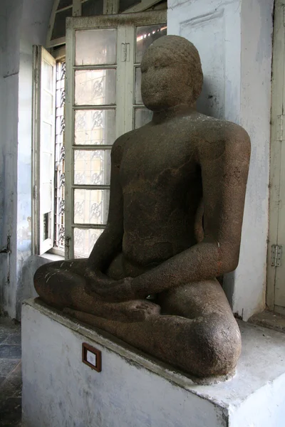 รูปปั้นพระพุทธรูป พิพิธภัณฑ์รัฐบาล เชนไน ประเทศอินเดีย — ภาพถ่ายสต็อก