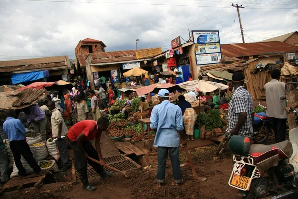 Barackenstadt in kampala - uganda, afrika — Stockfoto