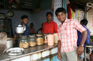 çay salonu - gecekondu bombaby, mumbai, Hindistan