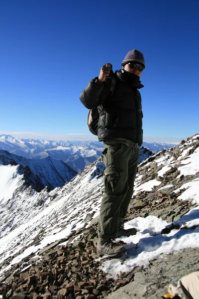 Гірські сходження stok Ґурукул (, 6 150 м - 20, 080 метрів), Індія — стокове фото
