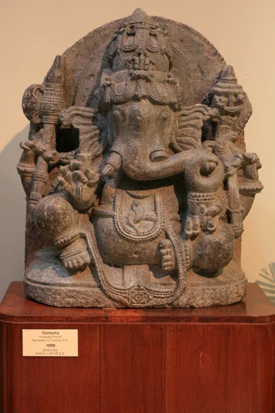 Standbeeld hindoe-god - Prins van walvissen museum, mumbai, india — Stockfoto