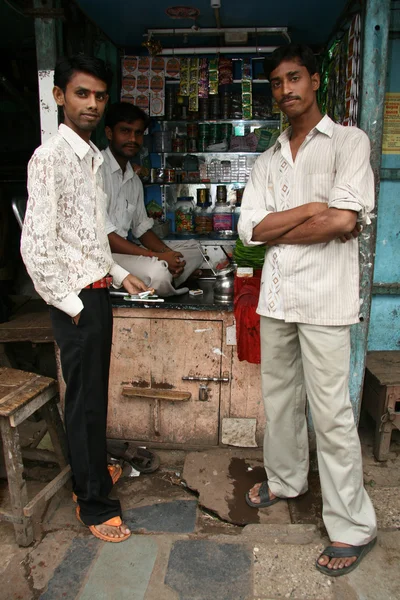 Slummen i bombaby, mumbai, Indien — Stockfoto