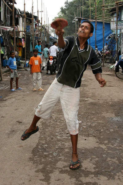 街头生活-bombaby、 孟买、 印度的贫民窟 — 图库照片