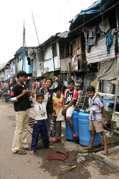 Street Life - favelas em Bombaby, Mumbai, Índia — Fotografia de Stock