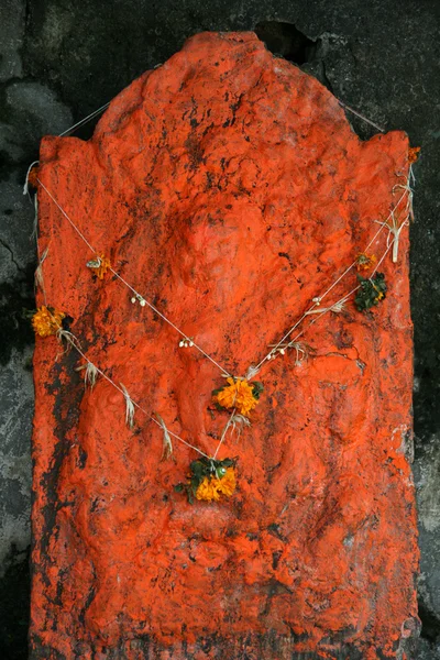 Каменная резьба богов, Мумбаи, Индия — стоковое фото
