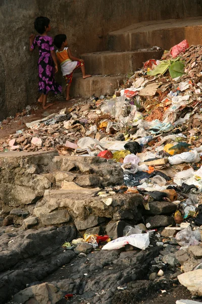 Lakhatás a szegénység - Banganga Village, Mumbai, India — Stock Fotó