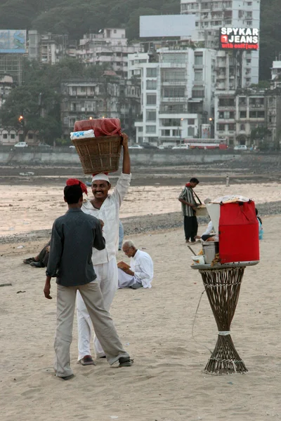 Handlare - chowpatty beach, mumbai, Indien — Stockfoto