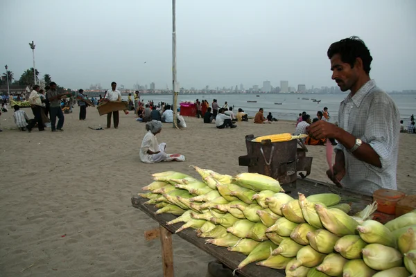 Obchodník - chowpatty beach, mumbai, Indie — Stock fotografie