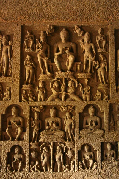 Buddhistické jeskyně - sanjay Gandhi n.p. Bombaj, Indie — Stock fotografie