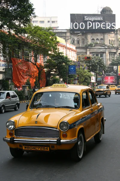 노란색 택시-파크 스트리트, 캘커타, 인도 — 스톡 사진