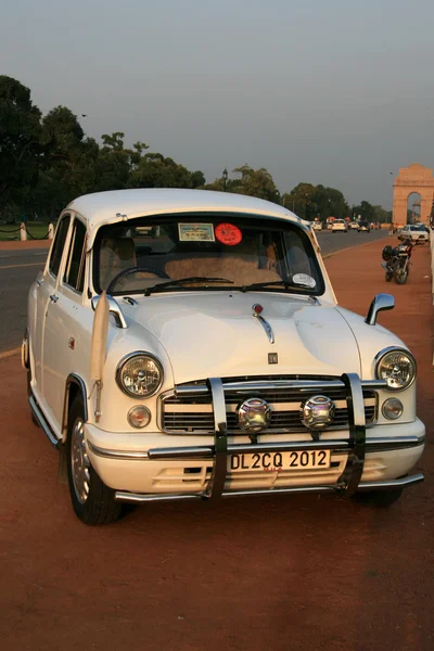 Carro do governo - Lutyens Delhi, Delhi, Índia — Fotografia de Stock