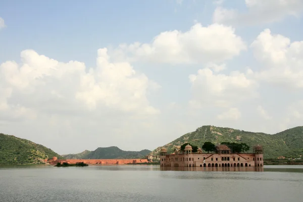 Ancient Palace in Lake - Jaipur, India — Stock Photo, Image