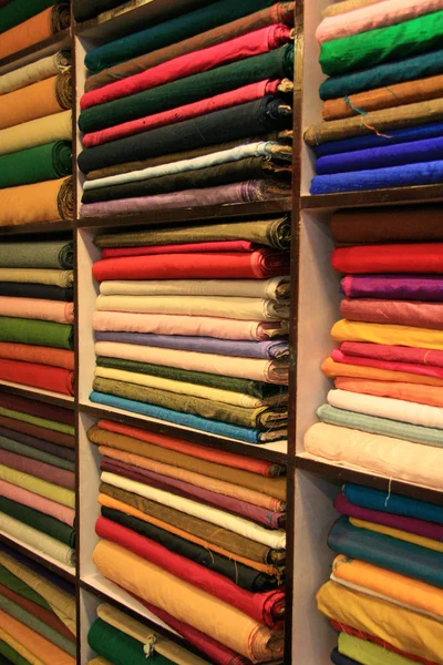 Tkaniny sklep - Dźajpur, Indie — Zdjęcie stockowe