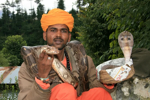 Kígyó elbűvölő, India — Stock Fotó