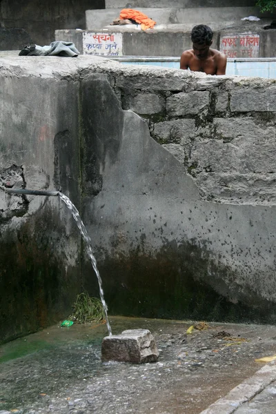 Naturliga bad - vashisht, Indien — Stockfoto
