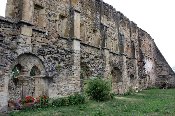 Antiguas ruinas de la iglesia Carta de Transilvania — Foto de Stock