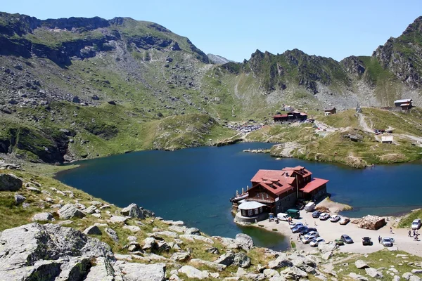 Paisagem de montanha com lago Balea da Roménia — Fotografia de Stock