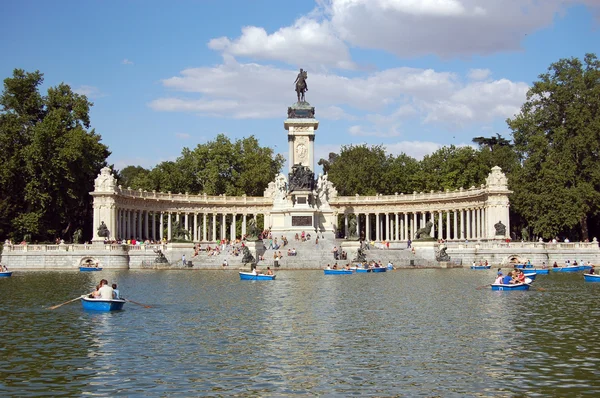 Retiro's Park Lake, Madrid — Stock Photo, Image