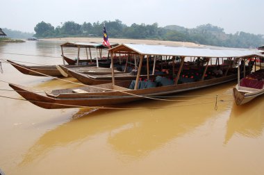 Taman Negara - Boat in the Jetty clipart