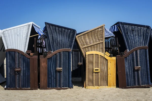 Cadeiras de praia à beira-mar polonês — Fotografia de Stock
