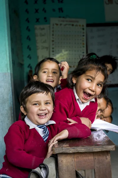Nepals Kinder in der Schule lizenzfreie Stockbilder