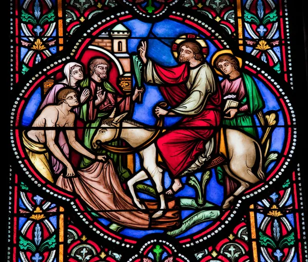 Jesus betritt jerusalem am Palmsonntag auf einem Esel. — Stockfoto